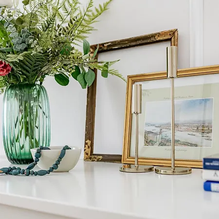 Classic Elegance With Synagogue View By Astoria