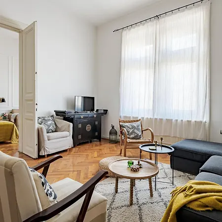 Lejlighed Classic Elegance With Synagogue View By Astoria *