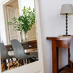 Classic Elegance With 2br, 2bthr By View By Astoria דירה בודפשט