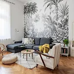 Classic Elegance With 2br, 2bthr By View By Astoria Budapest