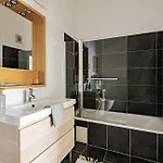 Classic Elegance With 2br, 2bthr By View By Astoria