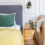 Classic Elegance With 2br, 2bthr By View By Astoria Budapest