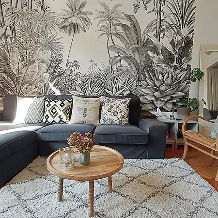 Apartment Classic Elegance With Synagogue View By Astoria