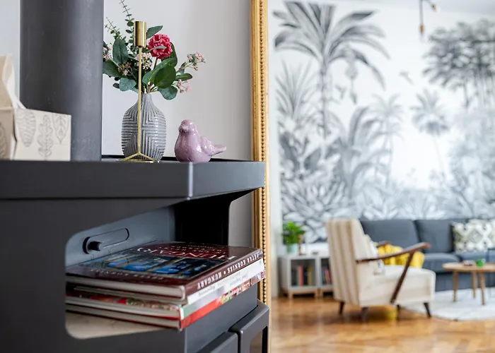 Classic Elegance With 2br, 2bthr By View By Astoria アパート