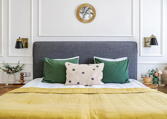 Classic Elegance With 2br, 2bthr By View By Astoria ブダペスト