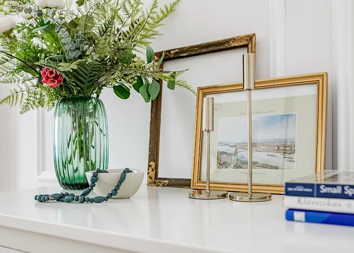 Classic Elegance With 2br, 2bthr By View By Astoria