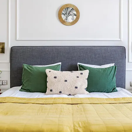 Classic Elegance With 2br, 2bthr By View By Astoria 布达佩斯